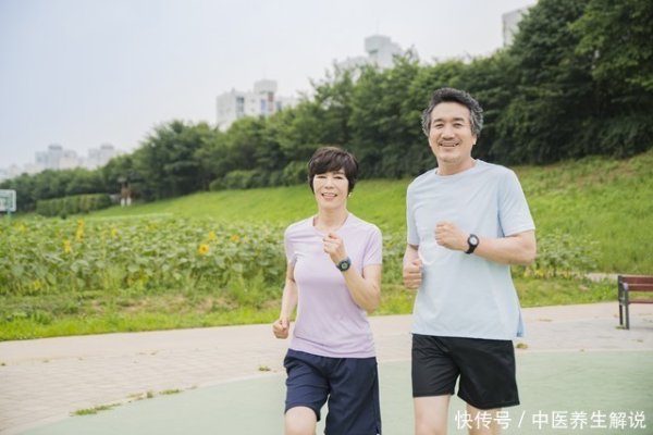 顺配宝 医生叮嘱：高血压的朋友，晚上牢记两不做两不吃，或有改善